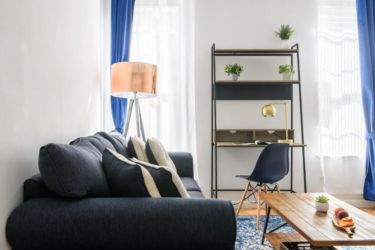 428-3R Spacious 2Br Newly Furnished New York