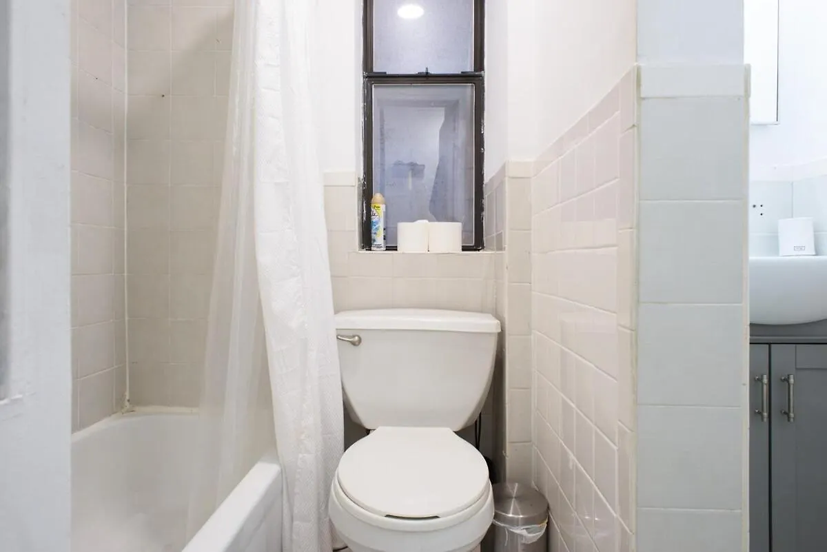 428-3R Spacious 2Br Newly Furnished New York